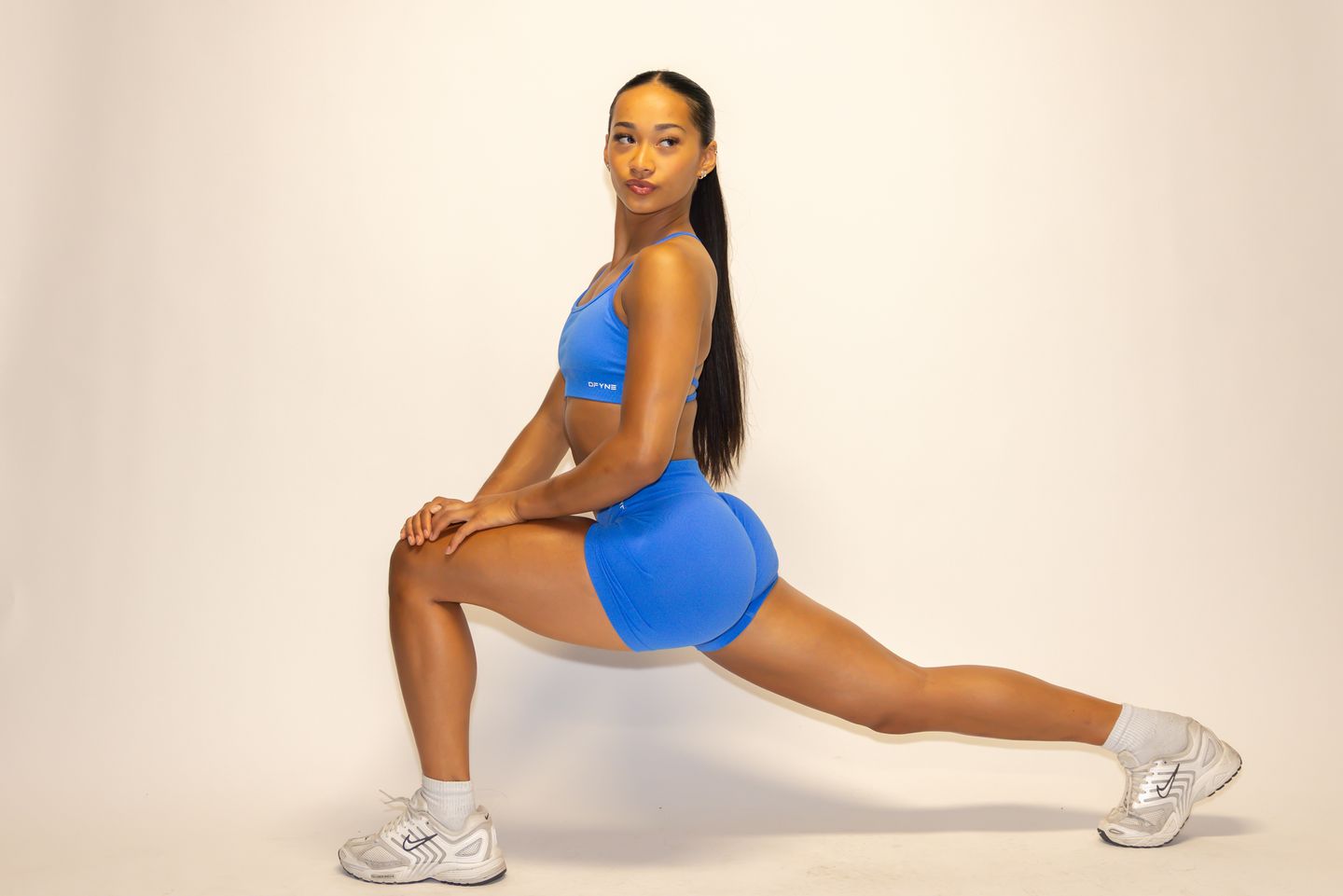 olivia blue lunge