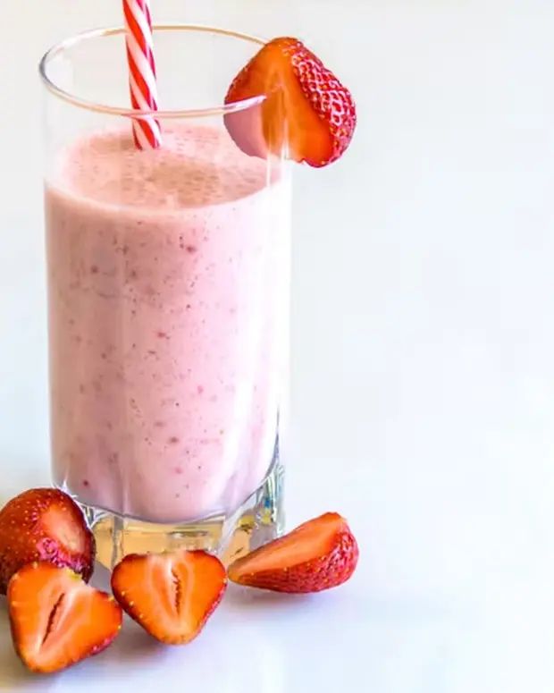 Strawberry banana smoothie